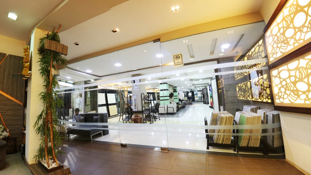 Lacera Mall Showroom